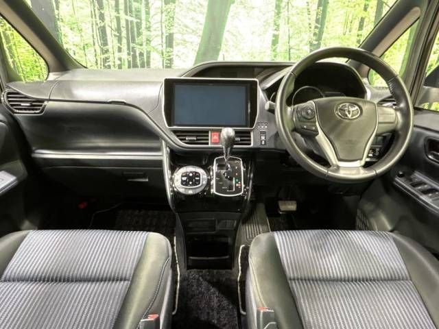 Toyota VOXY 2016-10 24856-1