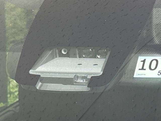 Toyota VOXY 2016-10 24856-2