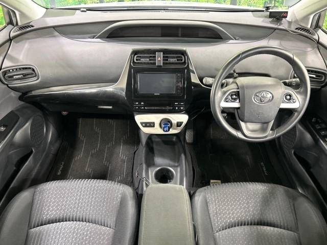Toyota PRIUS 2017-05 19513-1