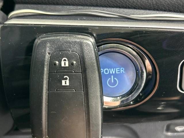 Toyota PRIUS 2017-05 19513-7