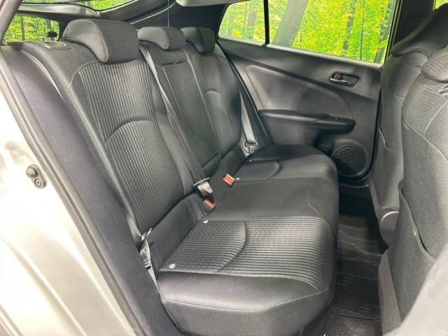 Toyota PRIUS 2017-05 19513-9