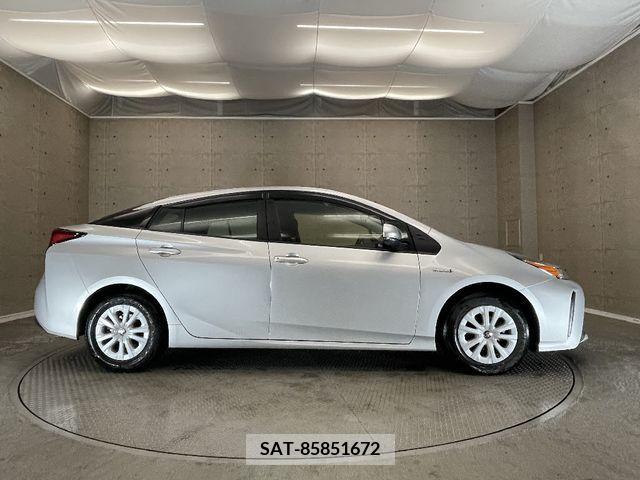 Toyota PRIUS 2019-05 380918-6