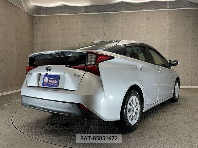 Toyota PRIUS 2019-05 380918-3