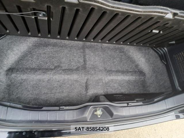 Toyota VOXY 2018-04 289268-9
