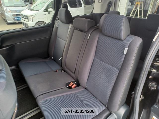 Toyota VOXY 2018-04 289268-6