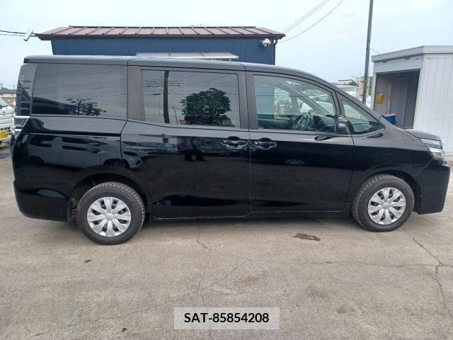 Toyota VOXY 2018-04 289268-3