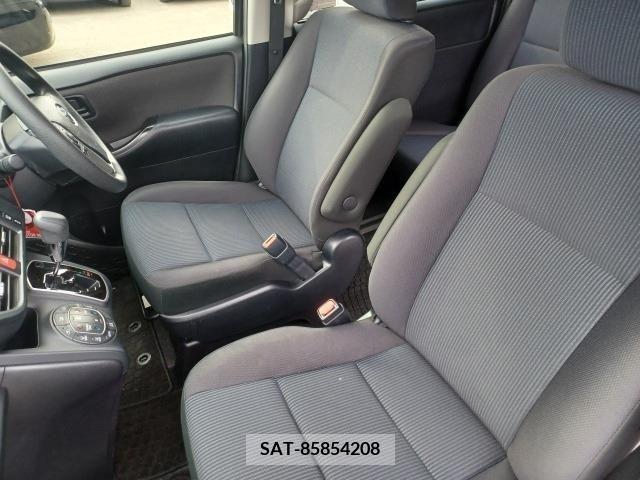 Toyota VOXY 2018-04 289268-5
