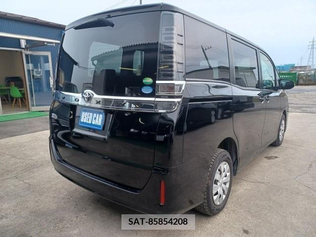 Toyota VOXY 2018-04 289268-2