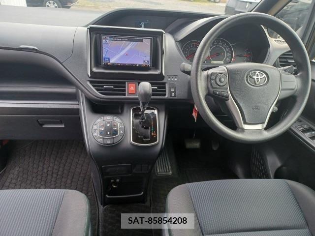 Toyota VOXY 2018-04 289268-1