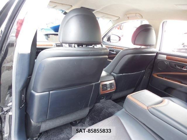 Lexus LS 2015-03 388434-13