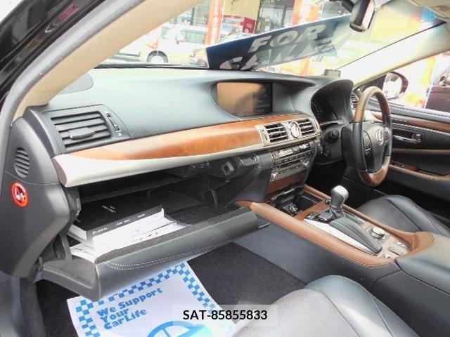 Lexus LS 2015-03 388434-6