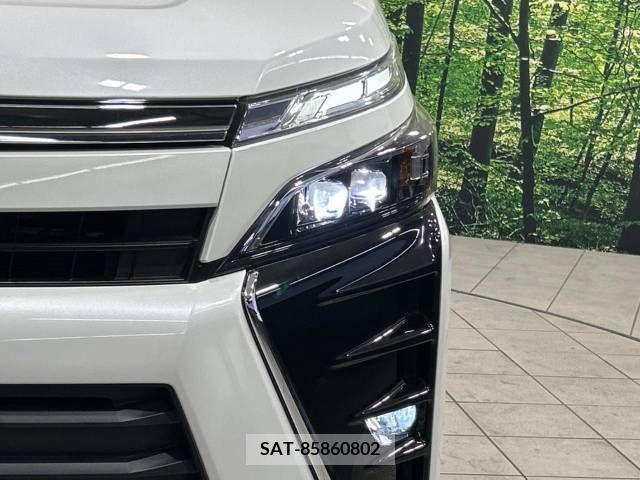 Toyota VOXY 2018-10 370446-13