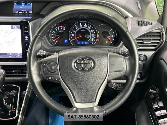 Toyota VOXY 2018-10 370446-12
