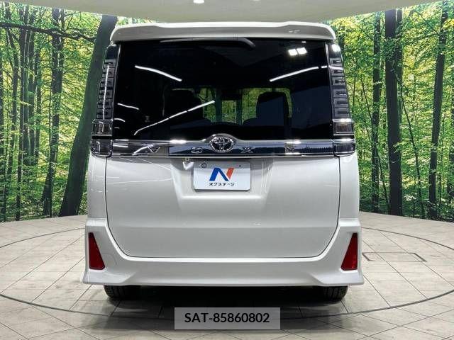 Toyota VOXY 2018-10 370446-16