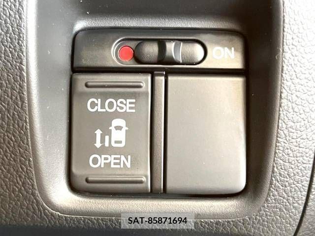 Honda N BOX CUSTOM 2017-01 337351-4