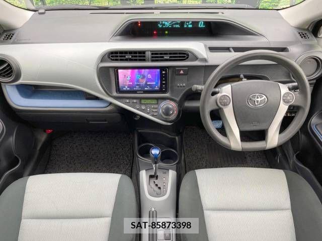 Toyota AQUA 2013-11 292176-1