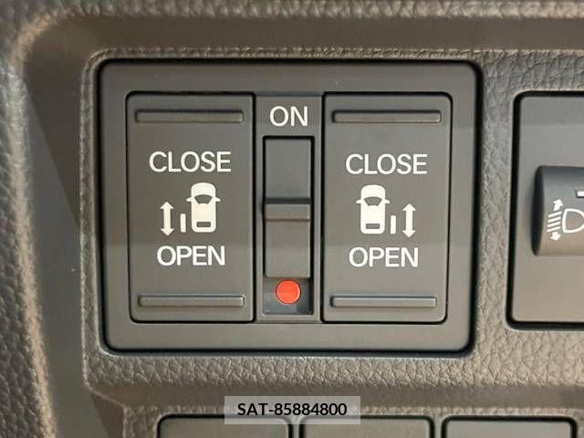 Honda e 2023-10 339038-4