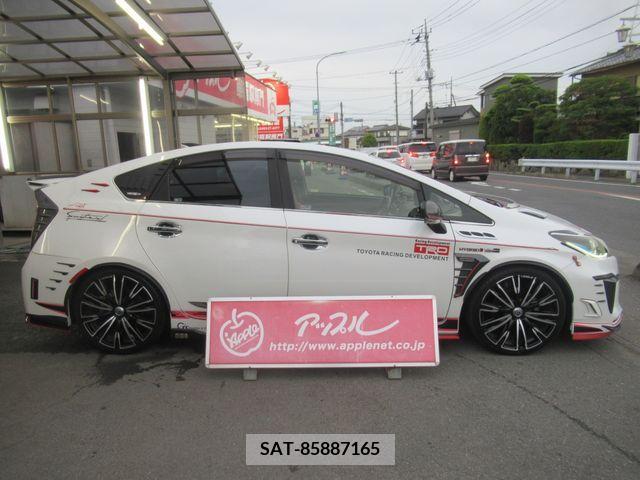 Toyota PRIUS 2013-09 281817-4