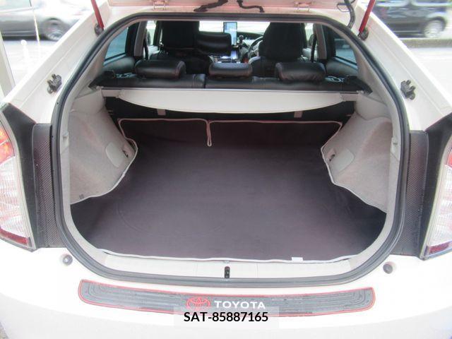 Toyota PRIUS 2013-09 281817-8