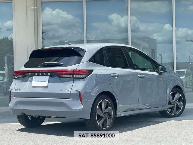 Nissan AURA 2023-01 354983-1