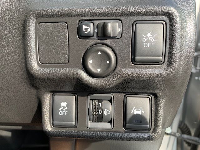 Nissan NOTE 2017-12 193577-21
