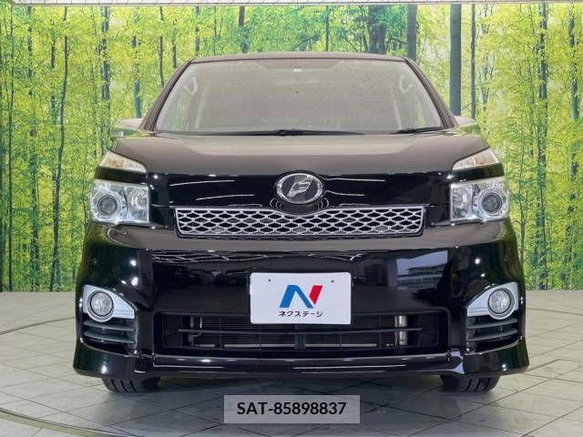 Toyota VOXY 2011-12 336596-15