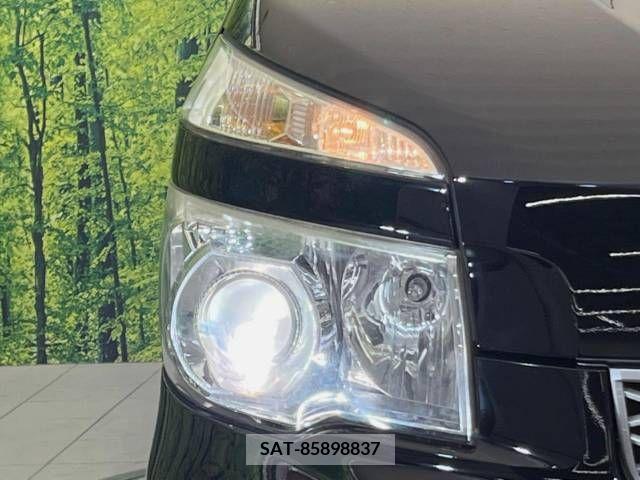 Toyota VOXY 2011-12 336596-13