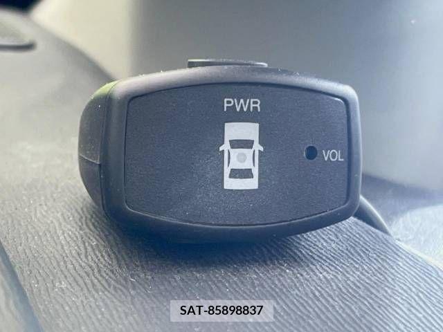 Toyota VOXY 2011-12 336596-6