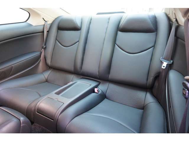 Nissan SKYLINE COUPE 2010-05 2181-15