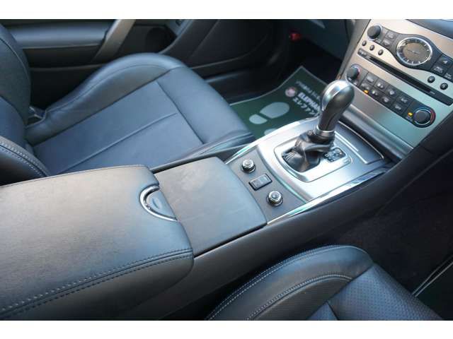 Nissan SKYLINE COUPE 2010-05 2181-11