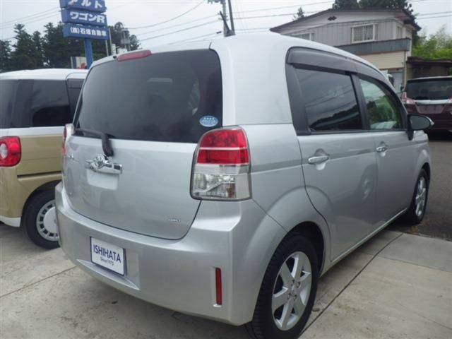 Toyota SPADE 2013-12 3811-1
