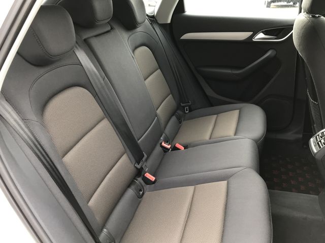 Audi Q3 2015-03 29272-13
