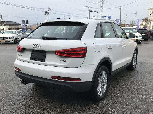 Audi Q3 2015-03 29272-6