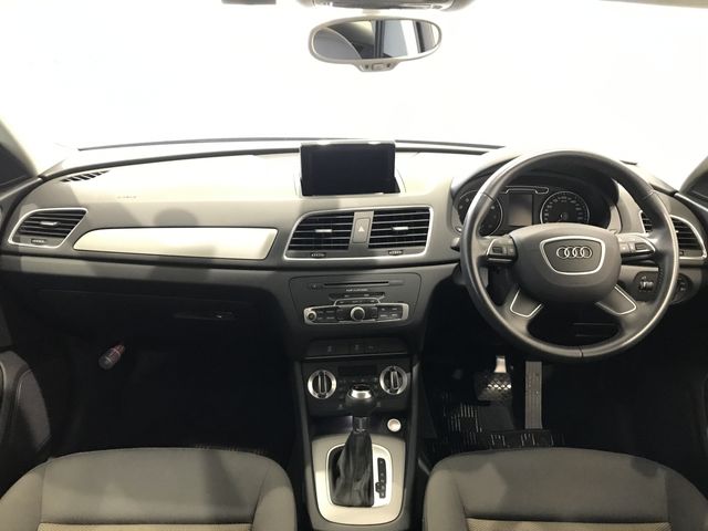 Audi Q3 2015-03 29272-1