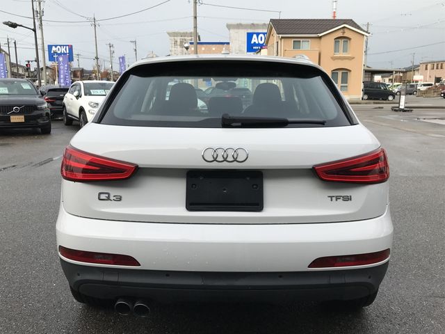 Audi Q3 2015-03 29272-7