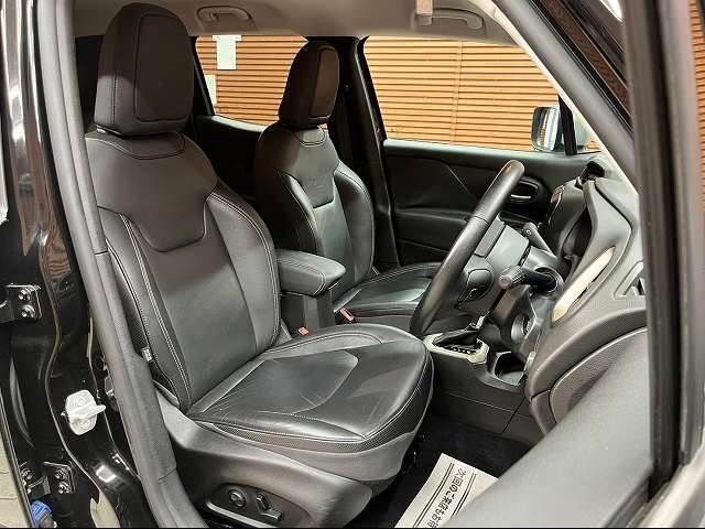 Jeep RENEGADE 2016-03 23631-7