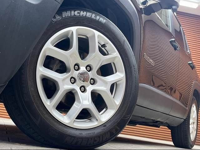 Jeep RENEGADE 2016-03 23631-10