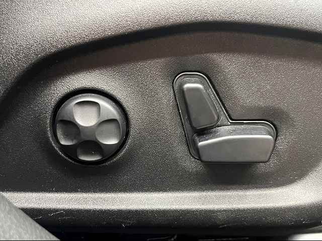 Jeep RENEGADE 2016-03 23631-5