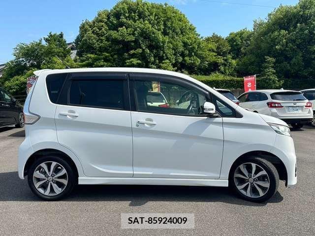Nissan DAYZ 2013-12 266679-5