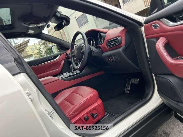 Maserati LEVANTE 2019-07 326458-15