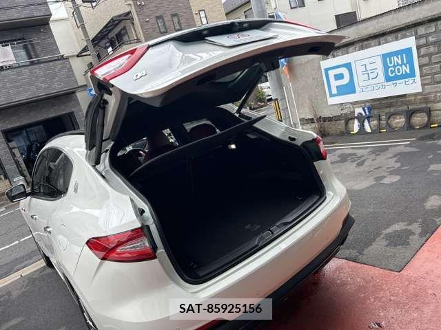 Maserati LEVANTE 2019-07 326458-14