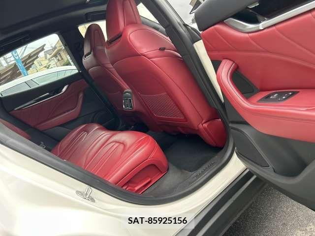 Maserati LEVANTE 2019-07 326458-16