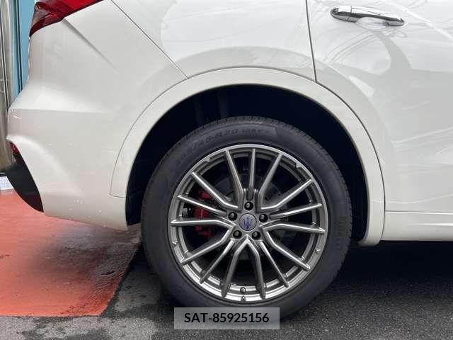 Maserati LEVANTE 2019-07 326458-7
