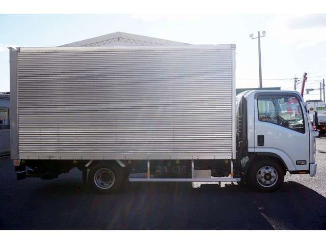 Isuzu ELF TRUCK 2019-06 28898-4