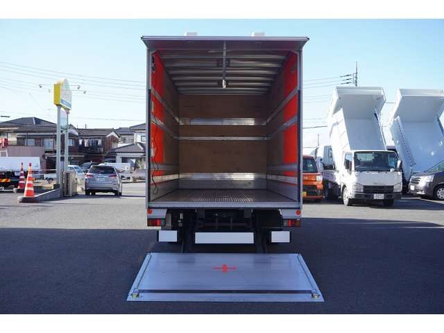 Isuzu ELF TRUCK 2019-06 28898-17