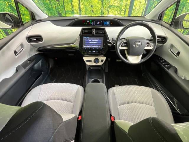 Toyota PRIUS 2016-07 11697-1