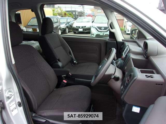 Toyota SPADE 2014-02 381766-13