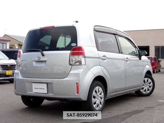 Toyota SPADE 2014-02 381766-1