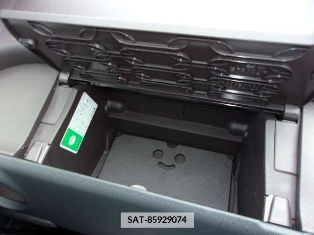 Toyota SPADE 2014-02 381766-9