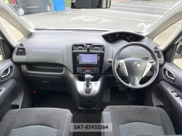 Nissan SERENA 2016-05 324920-1